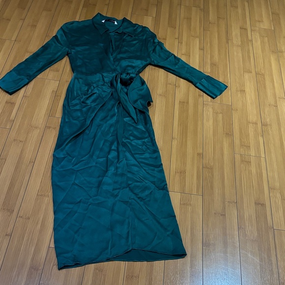 Zara Dresses & Skirts - Zara Emerald Long Sleeve Dress